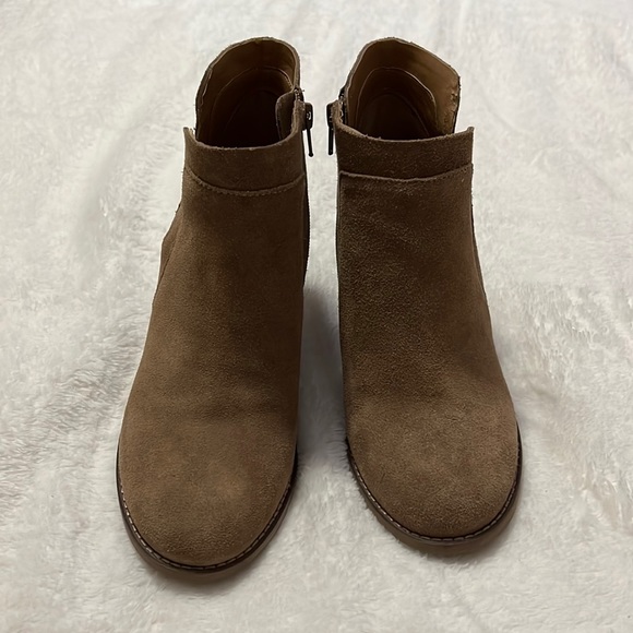 Lucky Brand Shoes - Closet Clearance!!! Lucky Brand Women's Brown Suede Ankle Boots